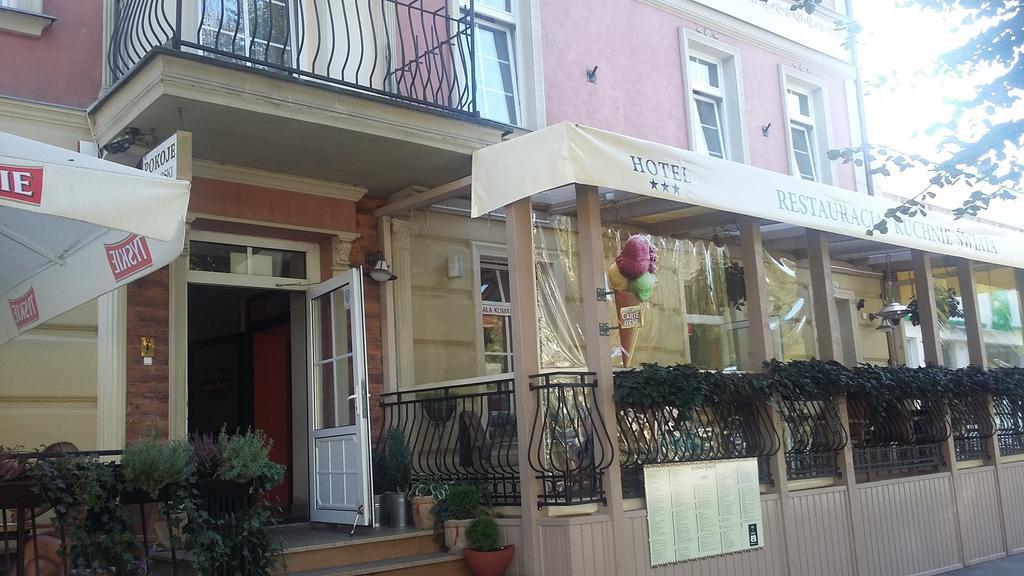 Hotel Cesarski - Kaiserhof กีจิซโก ภายนอก รูปภาพ