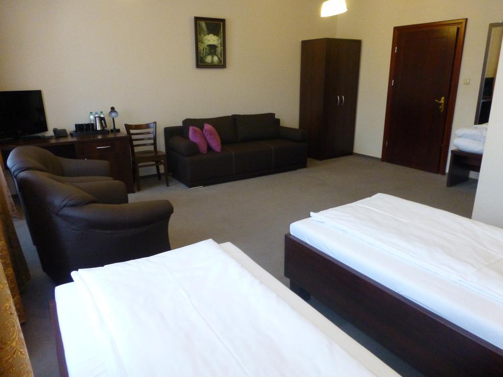 Hotel Cesarski - Kaiserhof กีจิซโก ภายนอก รูปภาพ
