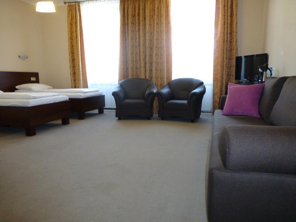 Hotel Cesarski - Kaiserhof กีจิซโก ภายนอก รูปภาพ