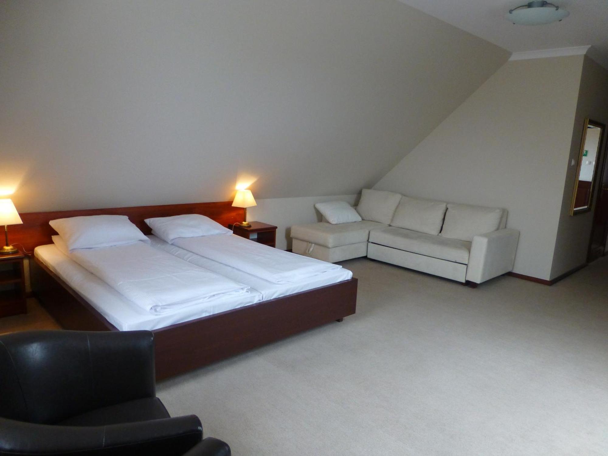 Hotel Cesarski - Kaiserhof กีจิซโก ภายนอก รูปภาพ