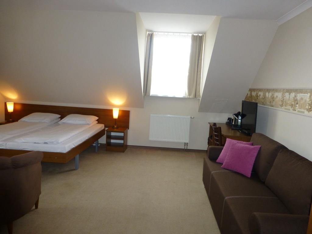 Hotel Cesarski - Kaiserhof กีจิซโก ภายนอก รูปภาพ