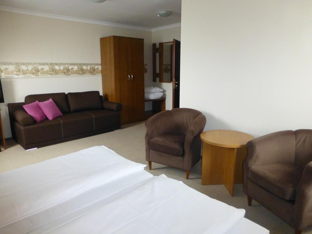 Hotel Cesarski - Kaiserhof กีจิซโก ภายนอก รูปภาพ