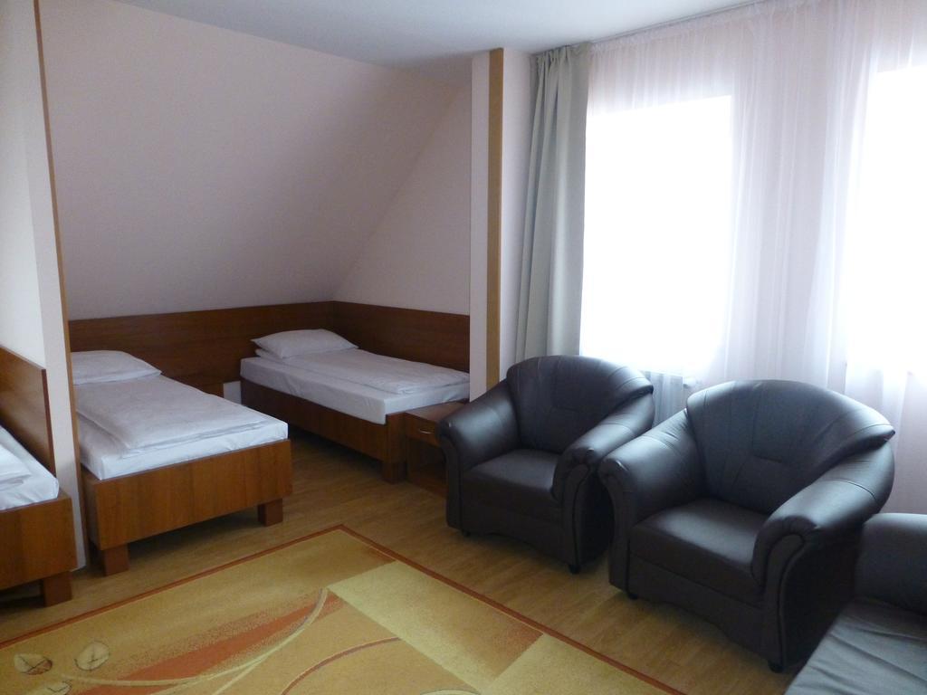 Hotel Cesarski - Kaiserhof กีจิซโก ภายนอก รูปภาพ