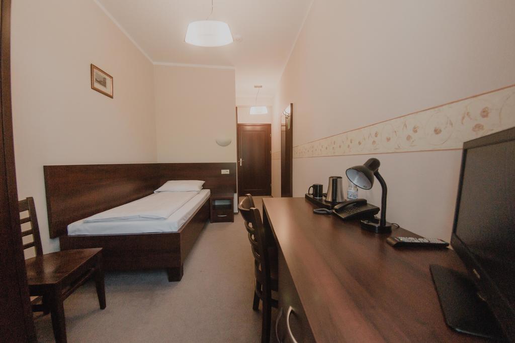 Hotel Cesarski - Kaiserhof กีจิซโก ภายนอก รูปภาพ