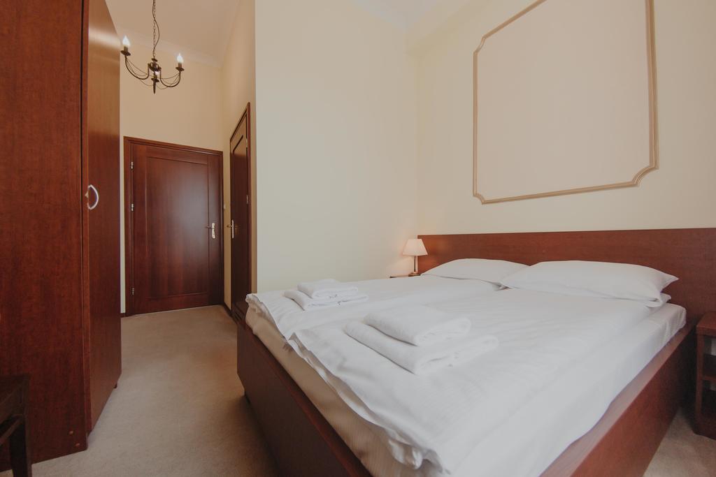 Hotel Cesarski - Kaiserhof กีจิซโก ภายนอก รูปภาพ