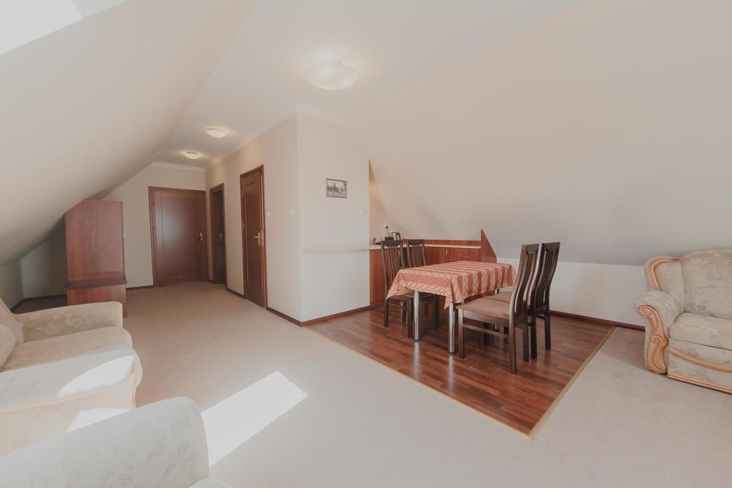 Hotel Cesarski - Kaiserhof กีจิซโก ภายนอก รูปภาพ