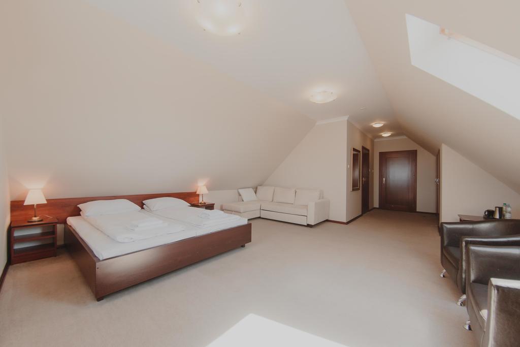 Hotel Cesarski - Kaiserhof กีจิซโก ภายนอก รูปภาพ