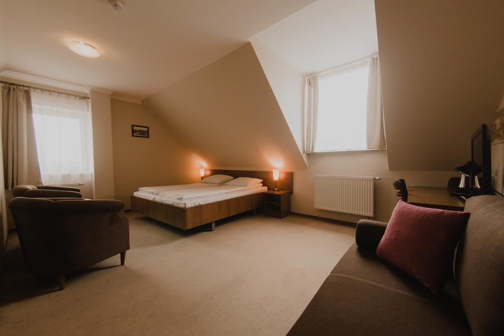 Hotel Cesarski - Kaiserhof กีจิซโก ภายนอก รูปภาพ