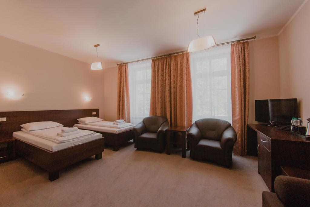 Hotel Cesarski - Kaiserhof กีจิซโก ภายนอก รูปภาพ