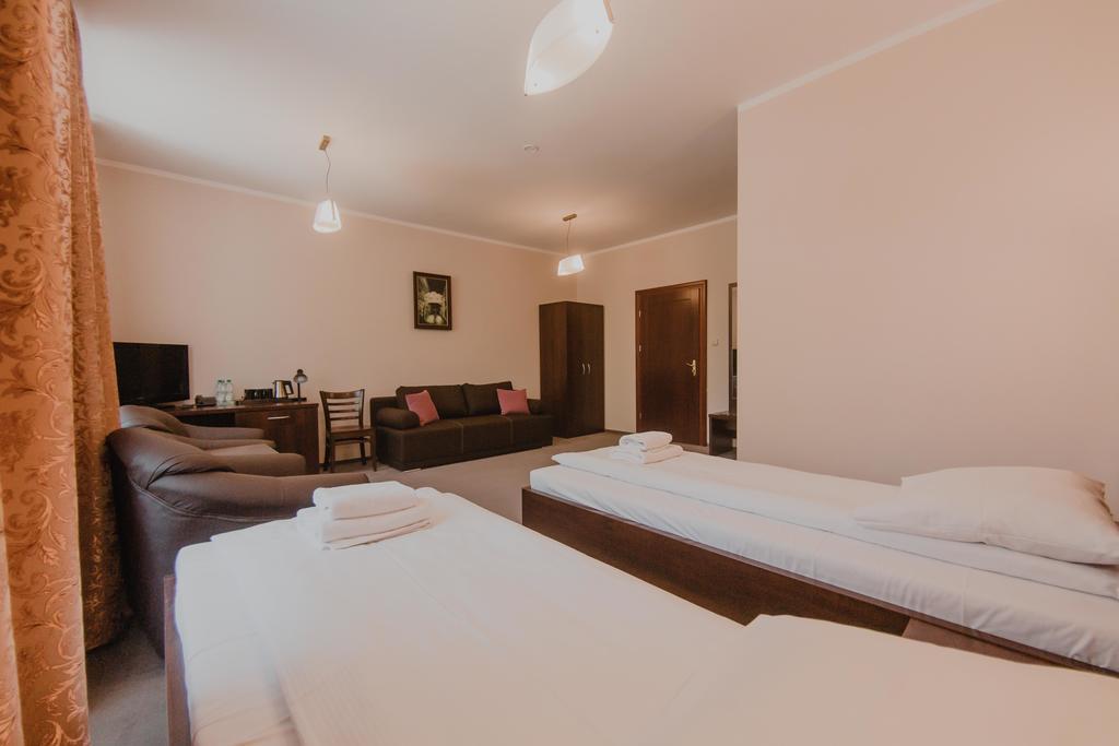 Hotel Cesarski - Kaiserhof กีจิซโก ภายนอก รูปภาพ