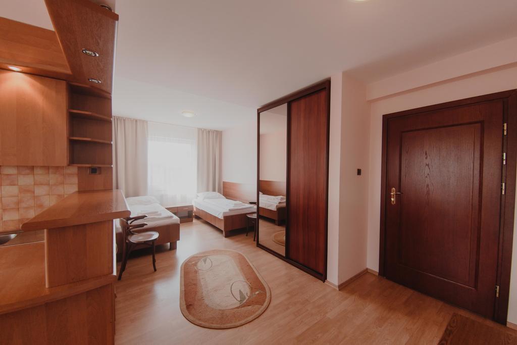 Hotel Cesarski - Kaiserhof กีจิซโก ภายนอก รูปภาพ
